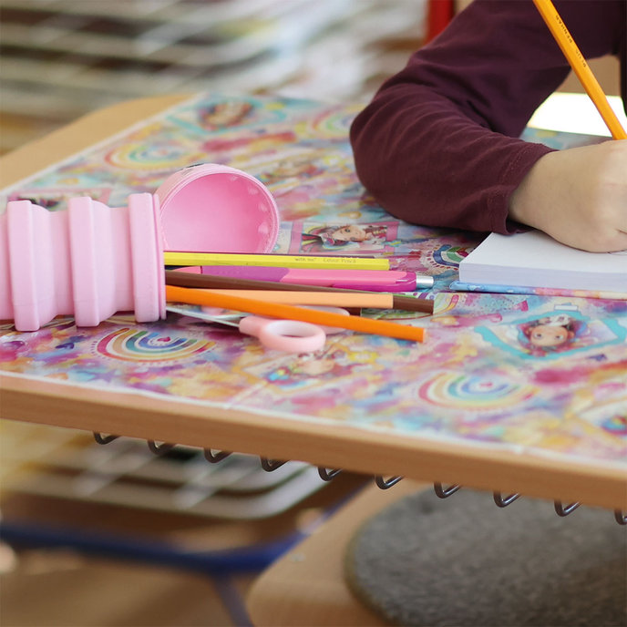 1810-0426 Ubrus na výtvarnou výchovu Rainbow Ella